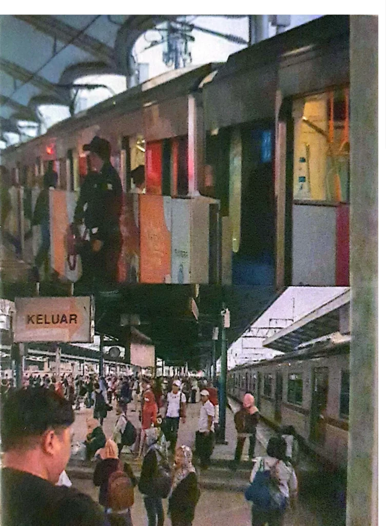 Zine transportasi umum (sumber: Sanita Deselia)