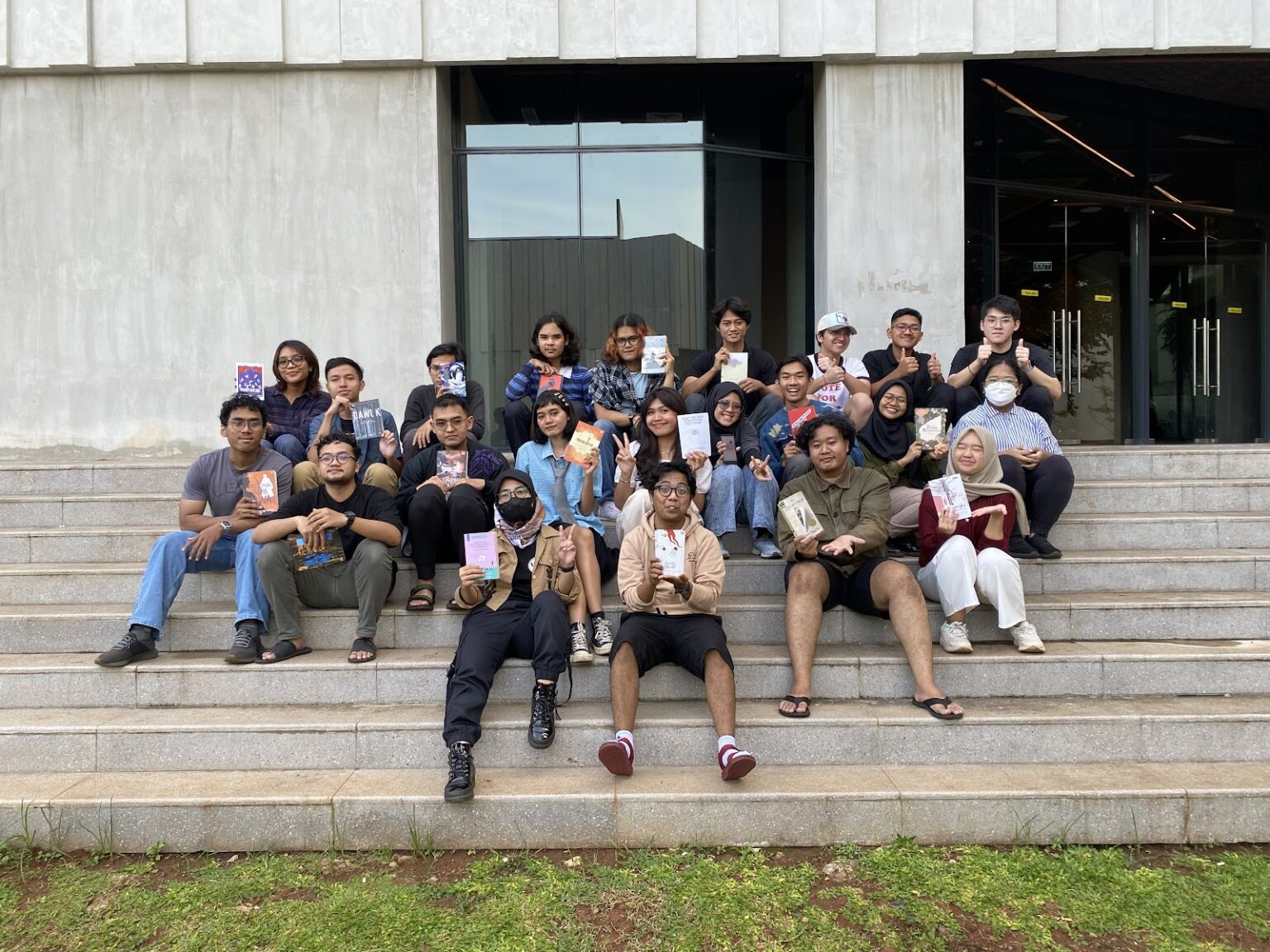 Klub Buku Sebagai Tempat Aman untuk Berdiskusi dan Berekspresi - …