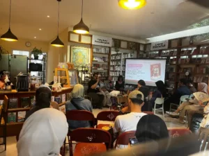 Diskusi Buku Konde.co, Marjin Kiri dan Trend Asia "Pembangunan Untuk Siapa? Kisah Perempuan di Kampung Kami", pada 14 Desember 2025 di Bandung
