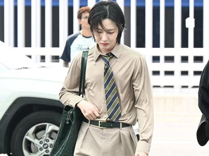 Outfit Renjun di Bandara. Foto: Newsen
