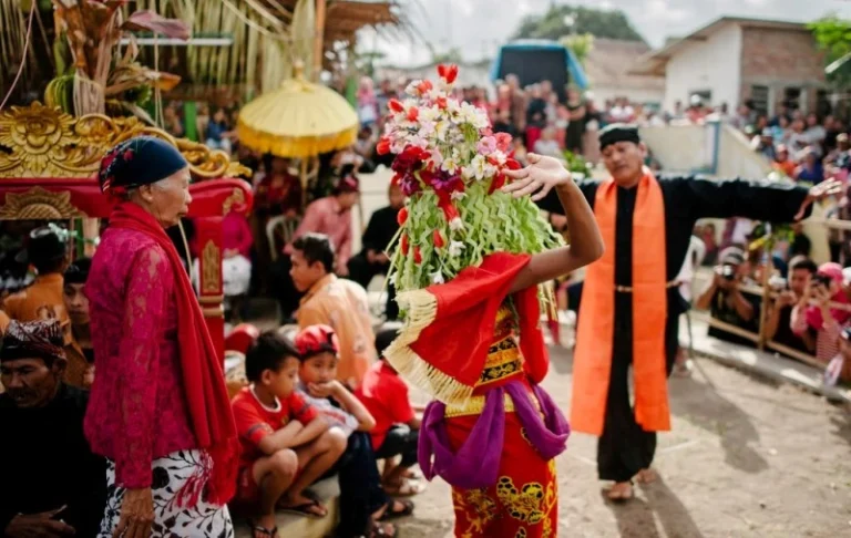Seblang ritual from Banyuwangi (source: banyuwangiadventure.com)