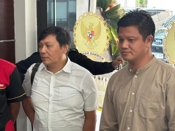 Muhammad Fauzi (kanan) saat menghadiri konpers di Komnas HAM pada Rabu (17/6). Dok: Nurul Nur Azizah/Konde.co