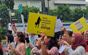 Poster aksi Women's March Jakarta 2024 yang diinisiasi gerakan feminisme dan perjuangan perempuan (foto: dok. Konde.co)