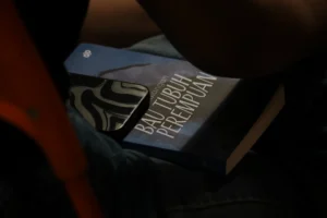 Novel 'Bau Tubuh Perempuan' karya Ester Pandiangan (foto: dok. Mas Beni)