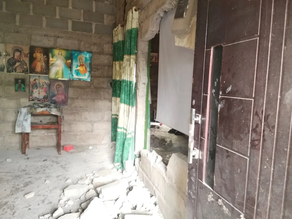 Kerusakan rumah warga di Dusun Malapoma, Nagekeo, Flores Barat, Nusa Tenggara Timur usai diguncang gempa pada Sabtu, 15 Agustus 2026. (foto: dok. Hermina Mawa (Mince))