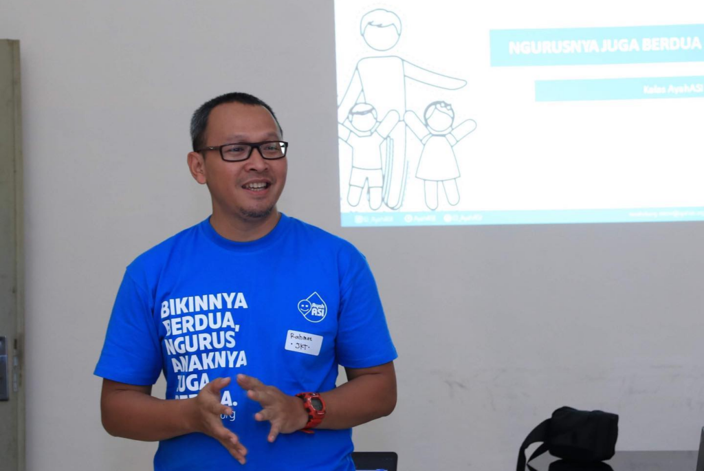 (Rahmat Hidayat dalam diskusi AyahASI Indonesia. Dok: Pribadi)