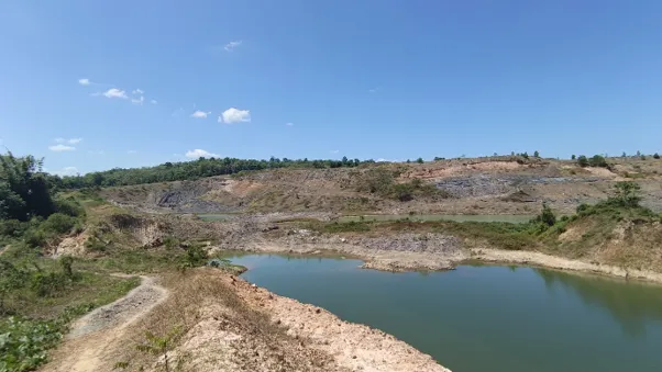 Jejak kerusakan alam di Desa Bi'ih (foto: dok. Konde.co/Luthfi Maulana A.)